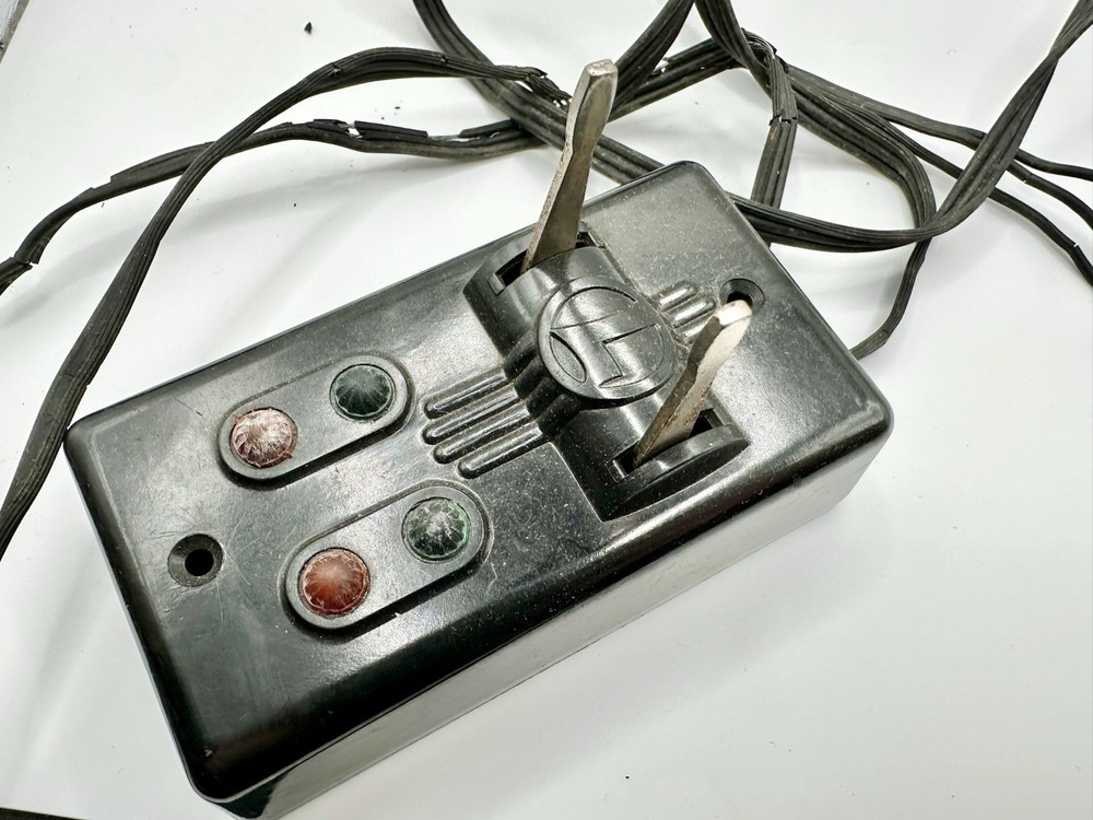 Lionel No. 1122 O27 Switch & Controller Set