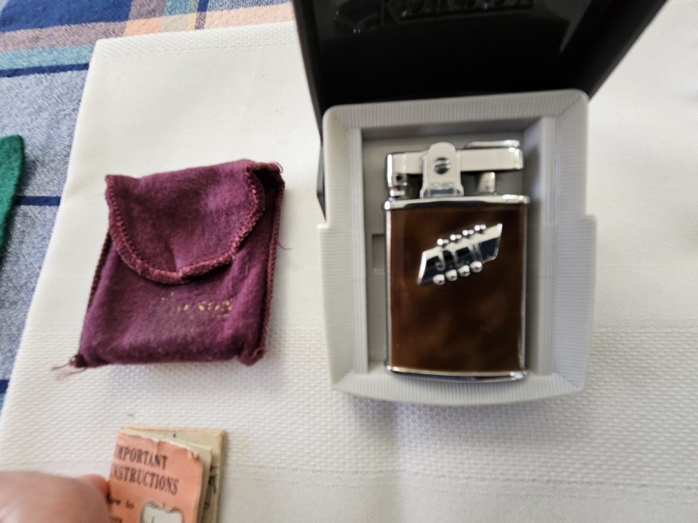 Vintage Ronson Gem Lighter