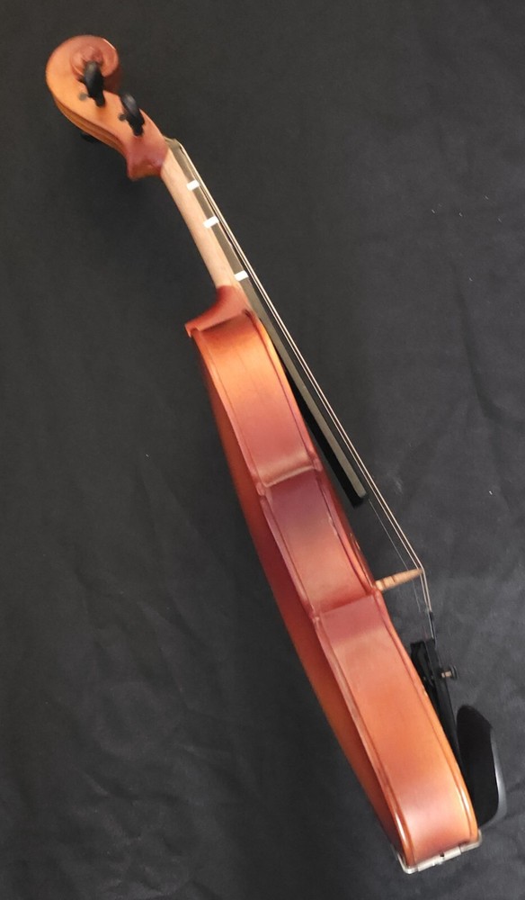 UNBRANDED 1/4 SIZED VIOLIN WITH CASE & BOW *PRE-OWNED*