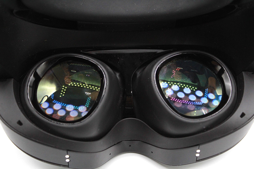 Meta Quest Pro 256GB DK94EC w/ Left Controller Only