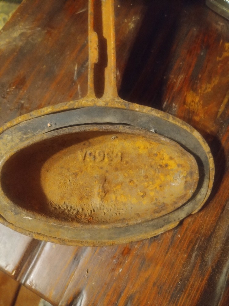 ** ANTIQUE CAST IRON CASE TRACTOR RAIDATOR CAP CASE MODEL L !""