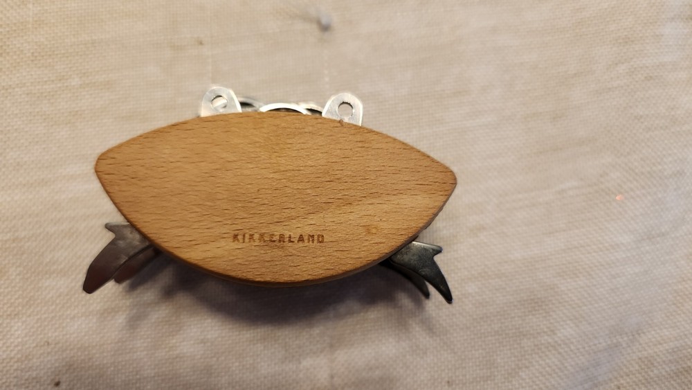 Utility Crab Pocket Tool