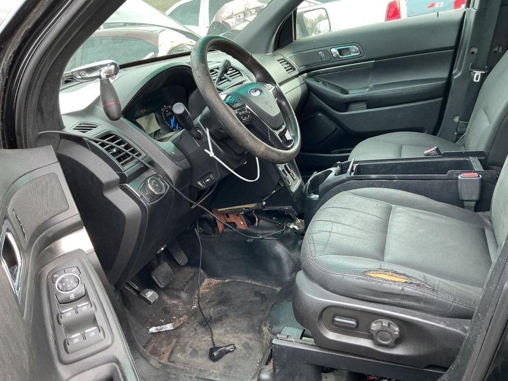 EXPLORER 2017 Glove Box 4942016