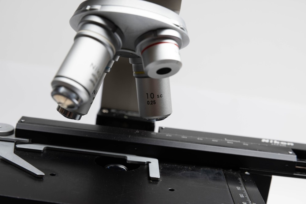 Nikon SC Binocular Biological Microscope with 4 Objective Lenses & Eyepieces