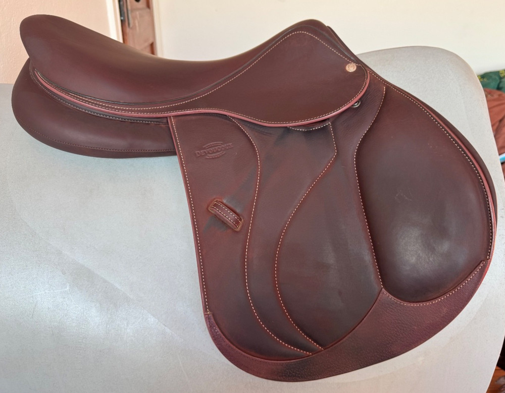 18" Devoucoux Biarritz O Saddle - 2023 - 2A - Full Buffalo - MINT!
