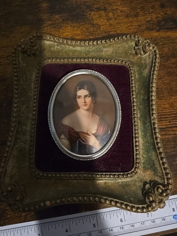 A Cameo Creation Art Piece