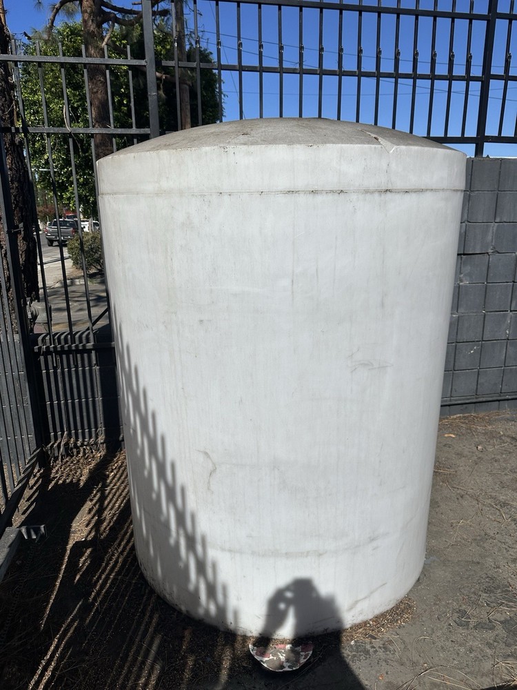 800g Poly Water Storage Tank. Excellent Cond.