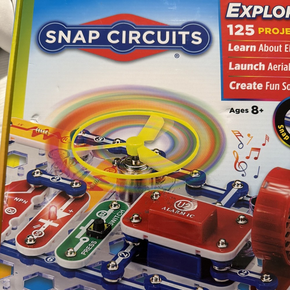 NEW Unopened Box SNAP CIRCUITS EXPLORER 100+ Projects Learn Electronics Age 8+