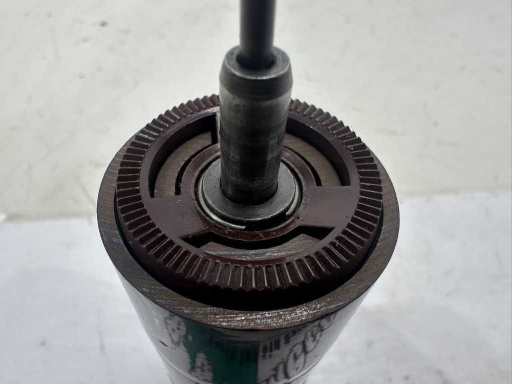 DOUBLE CENTRAL SPINDLE 45 RPM TURNTABLE (RS888)