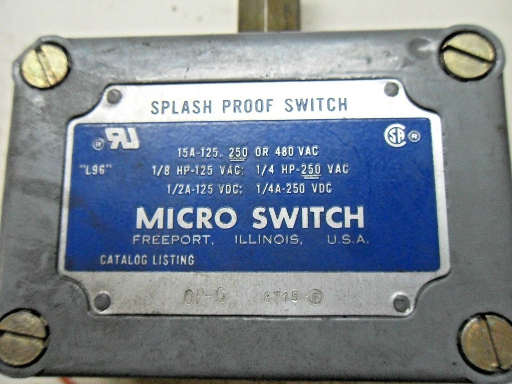 Microswitch OP-Q Enclosed Basic Switch