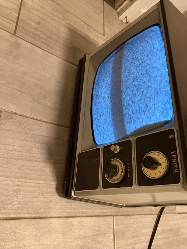 1976 Zenith 12” Solid State Television Retro Gaming