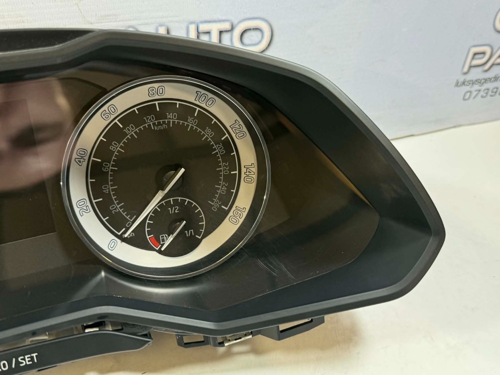 SKODA SUPERB SPEEDOMTER INSTRUMENT CLUSTER 3V0920911B