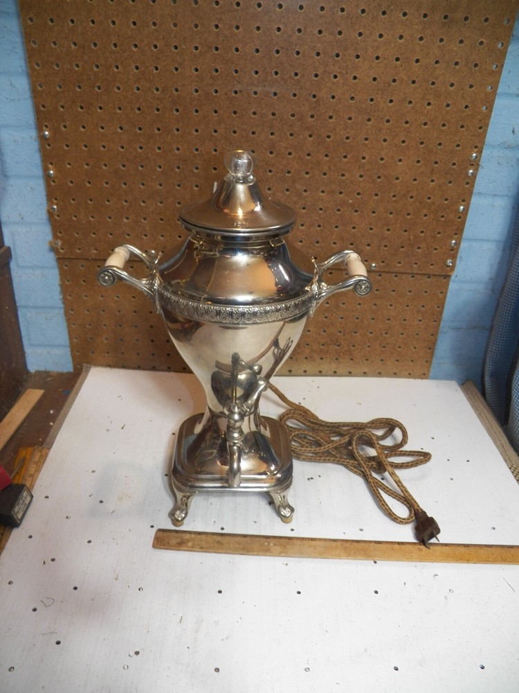 1925 MANNING BOWMAN & CO. Electric Coffee Percolator - Warms Up