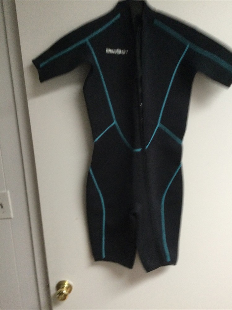 Seaskin wetsuit Size Kids Medium