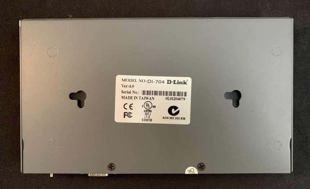 D-Link DI-704 Internet Gateway and Firewall with 4 Port Switch