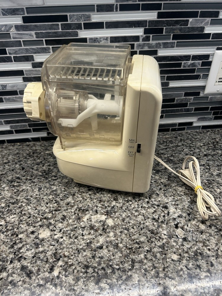 Popeil Automatic Pasta Maker P400 With Pasta Attachments & Manual WORKS