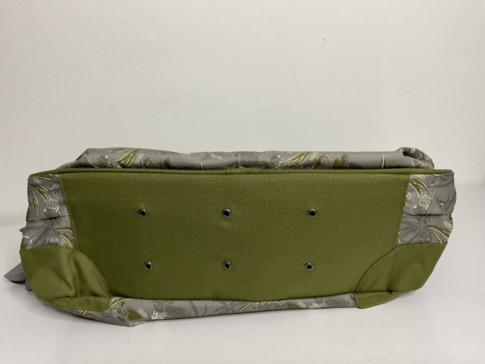 Vans Mountain Edition Snowboard Boots Comparment Messenger Bag