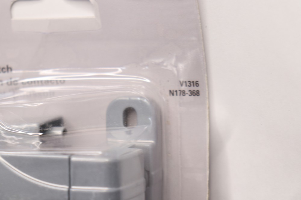 National Hardware Push Button Latch Cast Metal Silver N178-368