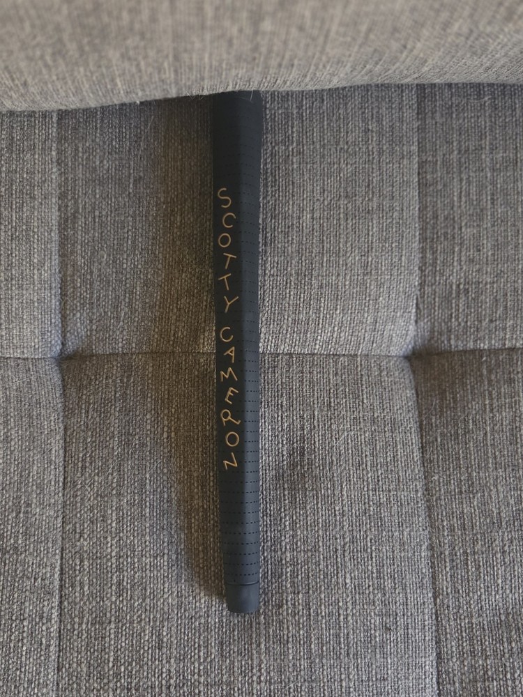 USED Professional pull black Pistolini Putter Grip