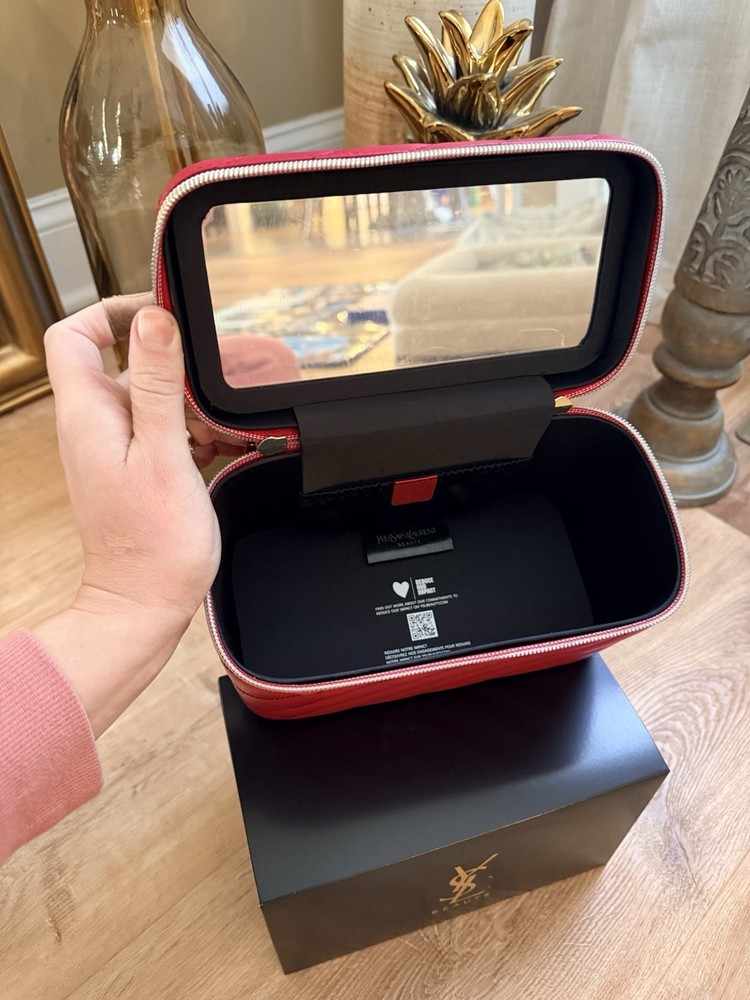 Ysl Beauty Vanity Gift 2025