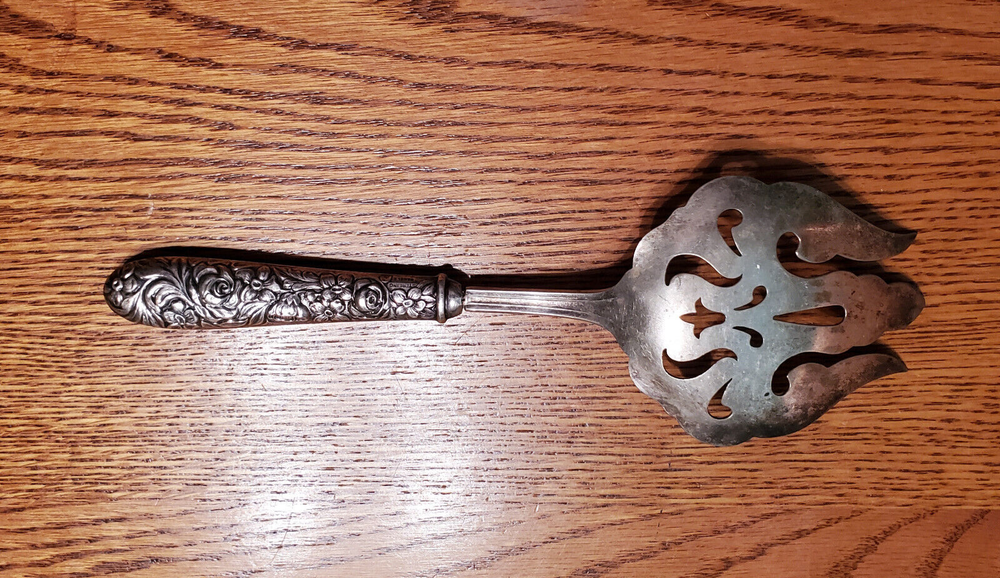 Sterling silver Handle Floral Pattern Tomato Serving Fork 8 1/2"