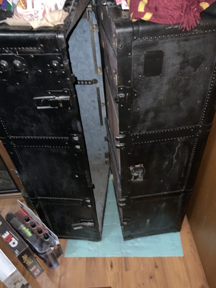 steamer trunk vintage