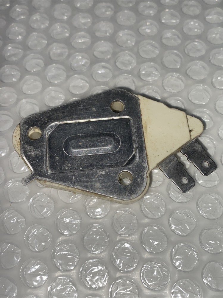 Quality Electronic Voltage Regulator Replacement Part D668