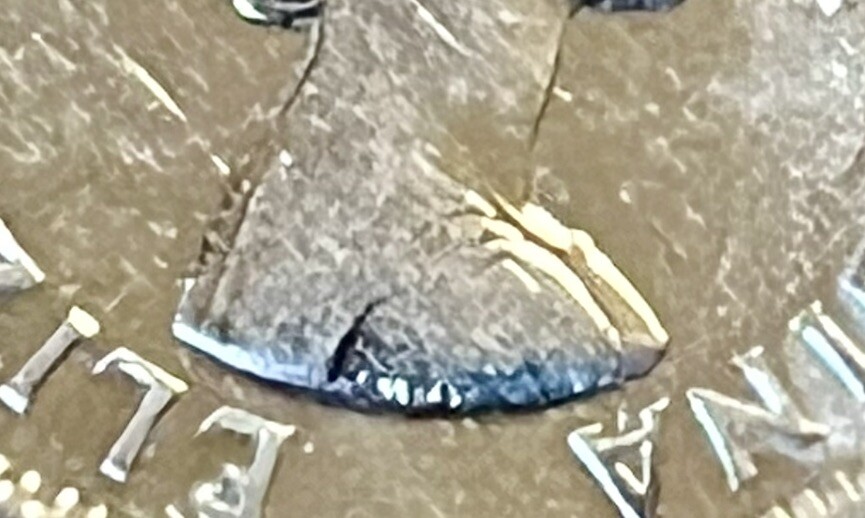 Canada 5 Cents 1953 Strap, Near Leaf