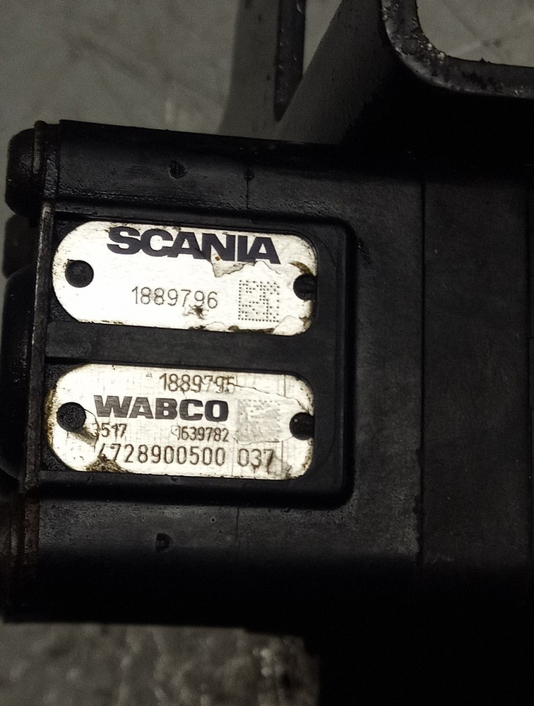 Scania R EBS valve block 1889796