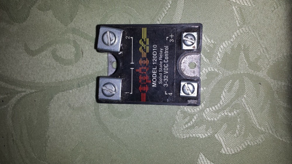 OPTO 22 MODEL 120D10 SOLID STATE RELAY 3-32VDC CONTROL