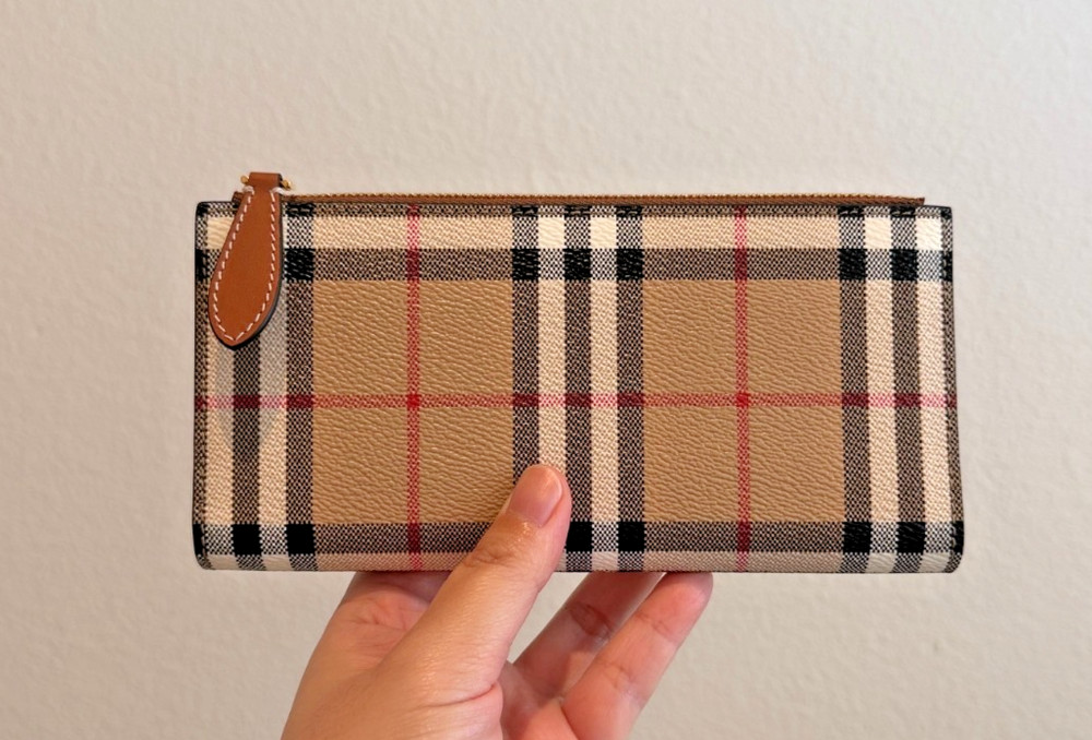 Burberry Large Bi-Fold Snap Wallet - Great Condition