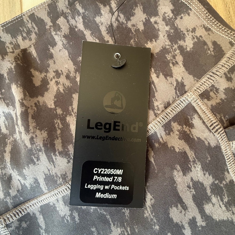 LegEnd Active Printed 7/8 Leggings with Pockets Medium Leopard Print Gray