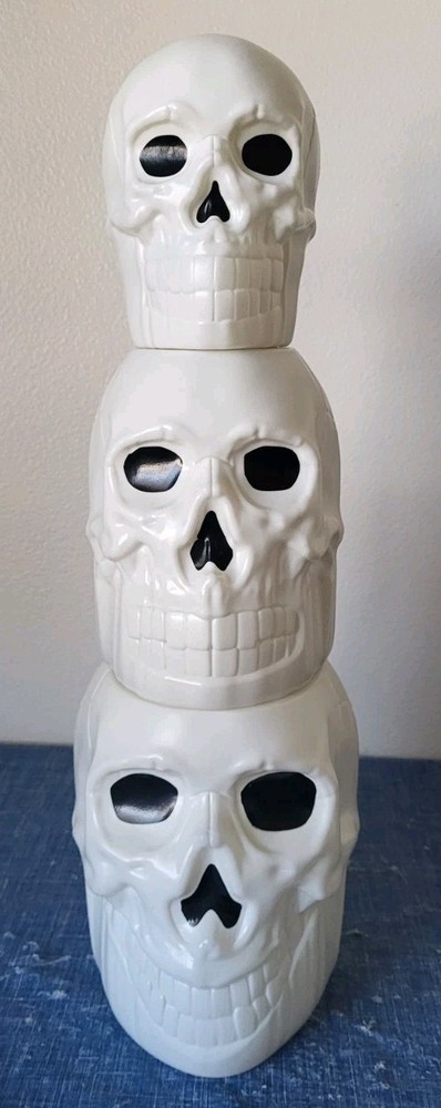Halloween • 24" Stackable Skull Tower Blowmold • Excellent Condition!