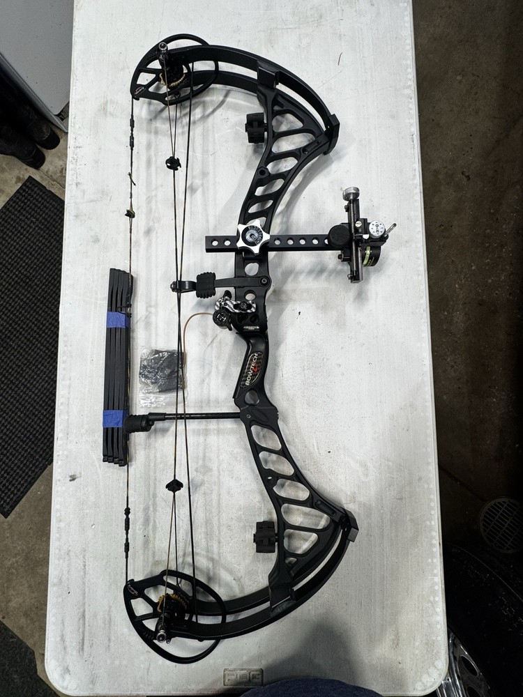 Bowtech Prodigy Compound Bow RH with Sight & Drop away rest. Extra limbs