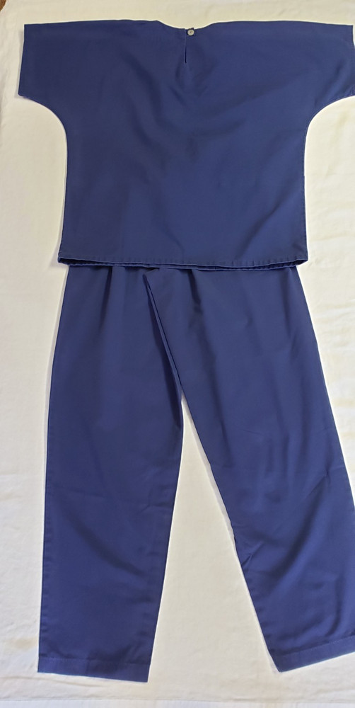 PRE-OWNED WOMEN'S SCRUB SET NAVY BLUE SIZE SMALL