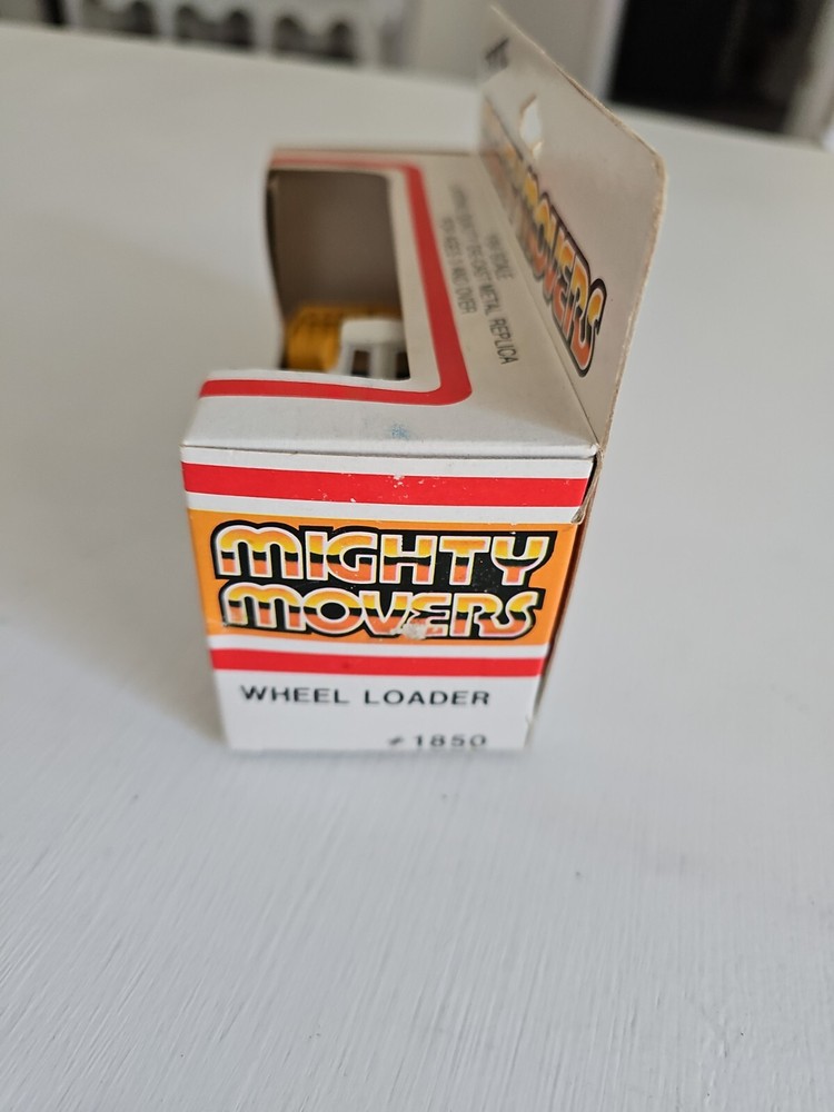ERTL Mighty Movers Wheel Loader #1850 1/64 Scale Die Cast