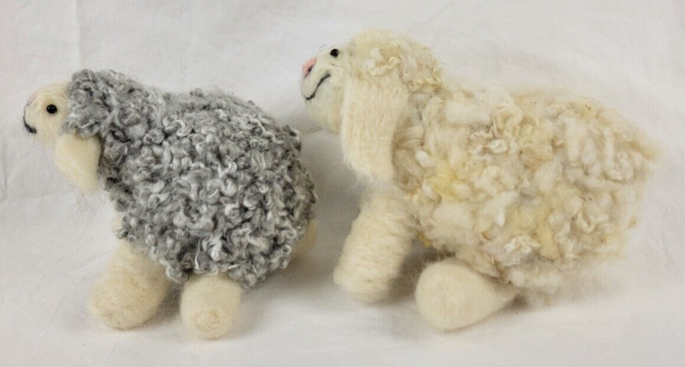 Handmade Wool Sheep Plush Figurines, Set of 2, Cute Decorative