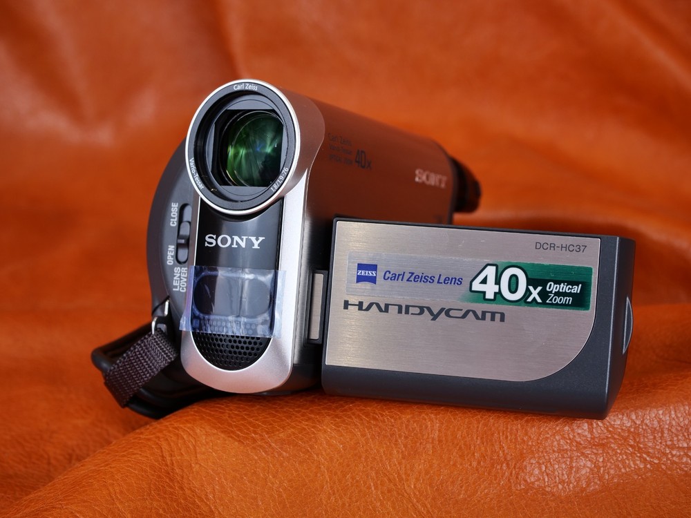 #3218 Sony DCR-HC37 Digital MiniDV CamCorder
