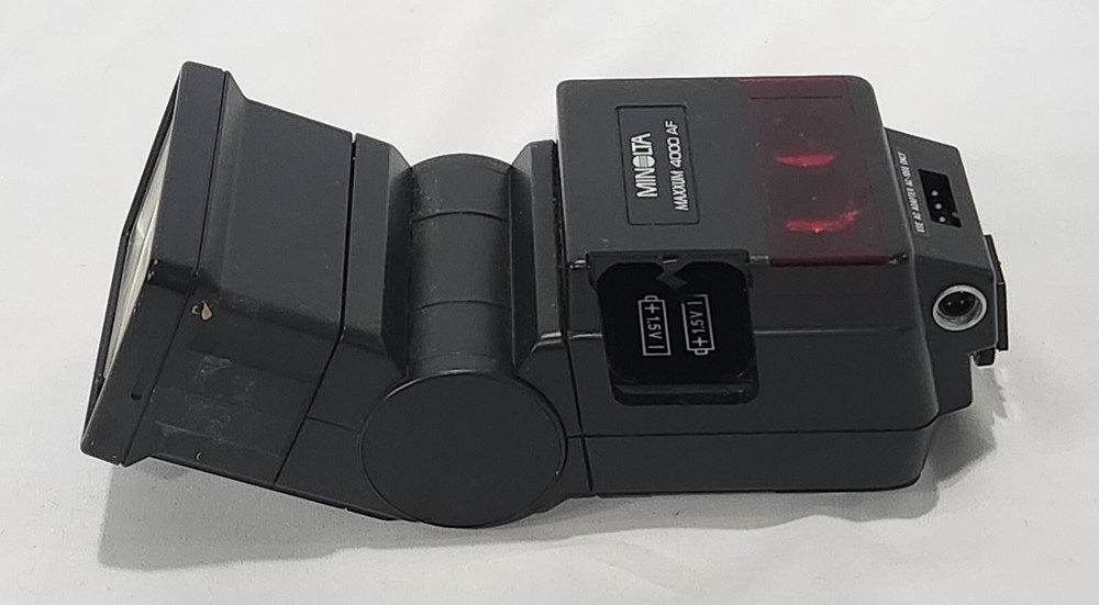 Minolta Maxxum 4000 AF Flash - UNTESTED Missing Battery Cover