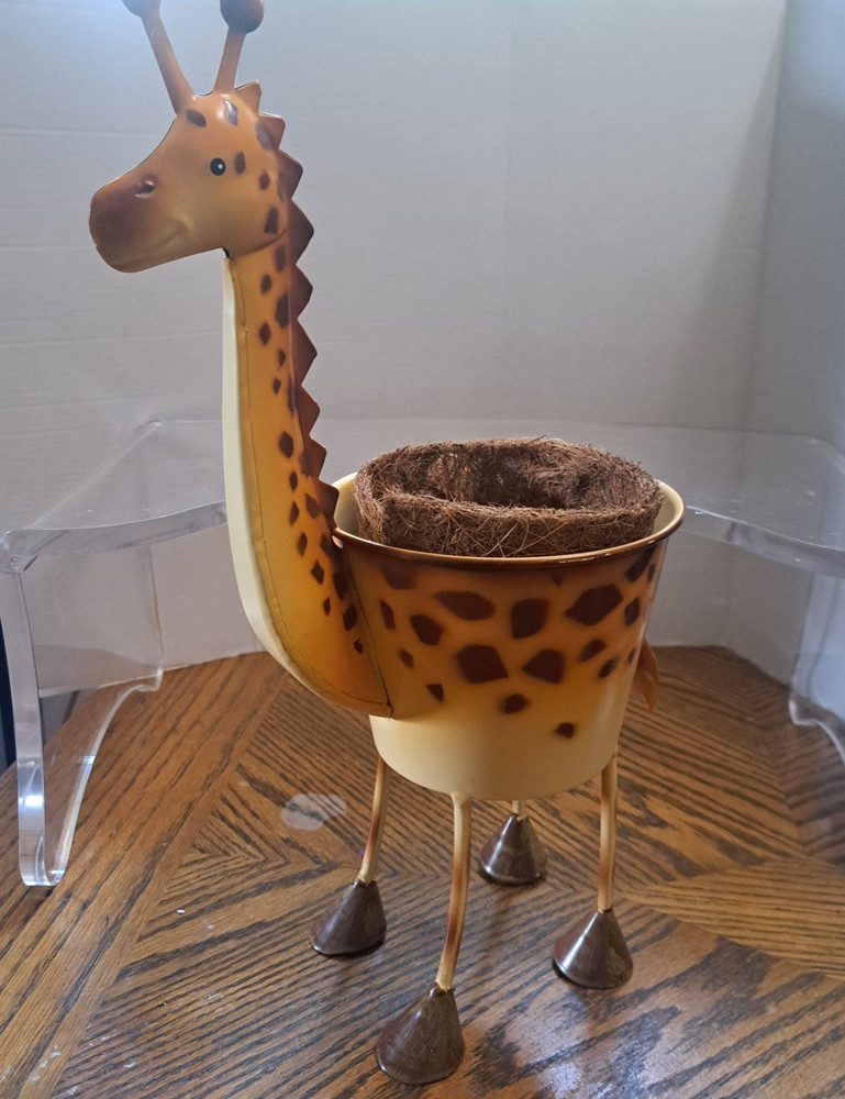 Metal Tin Giraffe 14'' Planter With Insert