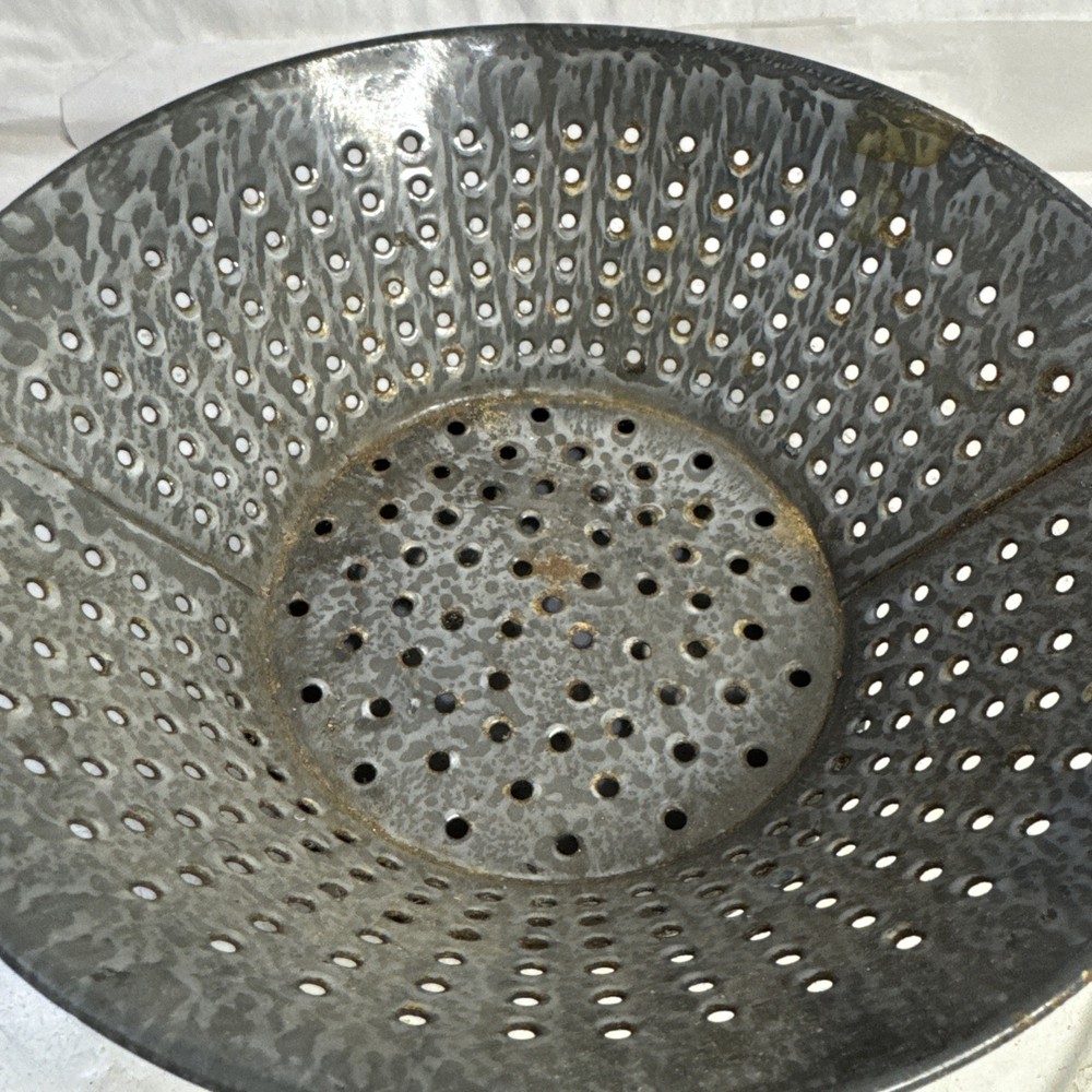 Rustic Enamelware Graniteware Gray Mottled Colander Strainer Footed Base T74