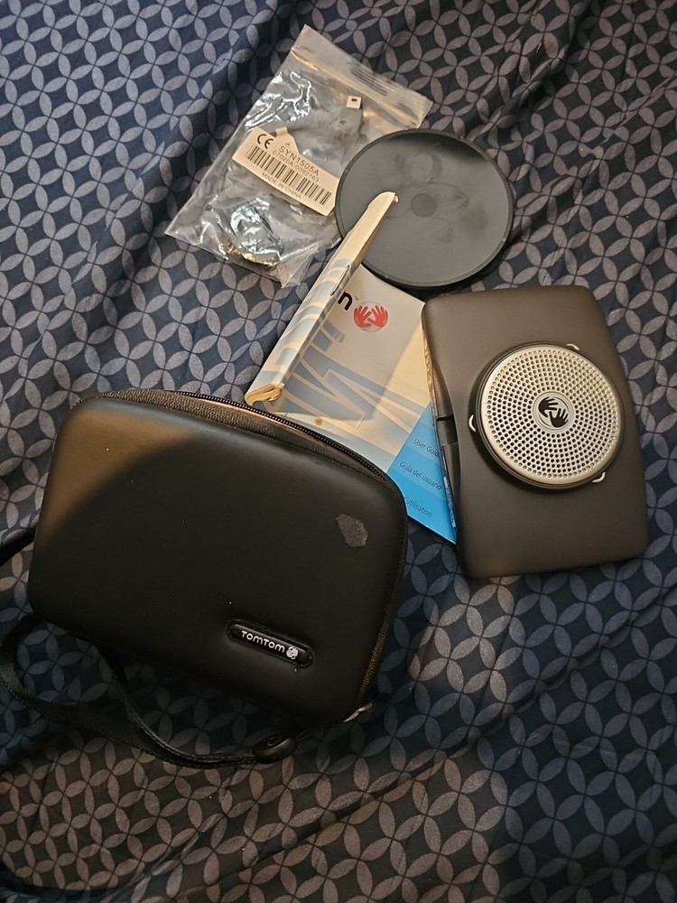 TOMTOM XL GPS UNIT N14644 Untested