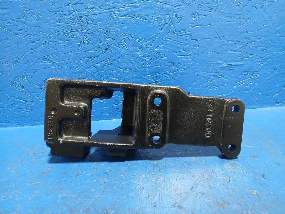 PACCAR MX13 ENGINE BRACKET D09611 / 86792 / 1828531 - 51982
