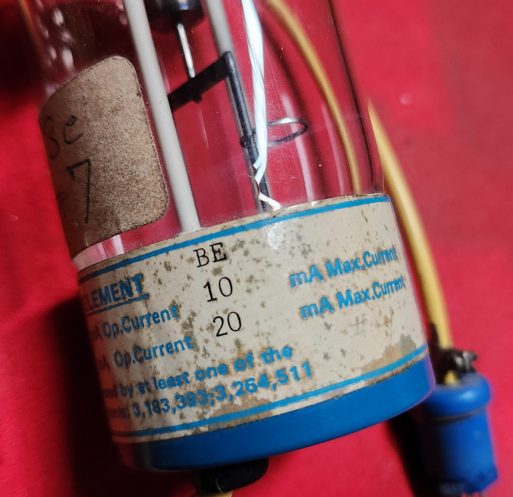 PERKIN ELMER INTENSITRON Lamp Be Cathode spectrometer 02w6