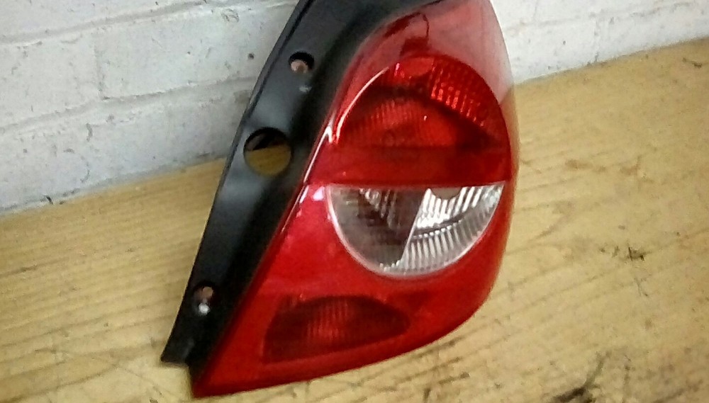 Renault Clio 07 Drivers Right Rear Light.