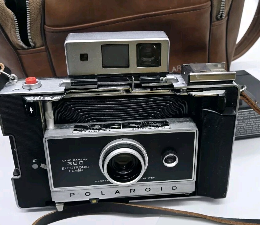 POLAROID Camera 360 Flash with Polaroid Vinyl Case Untested Vintage