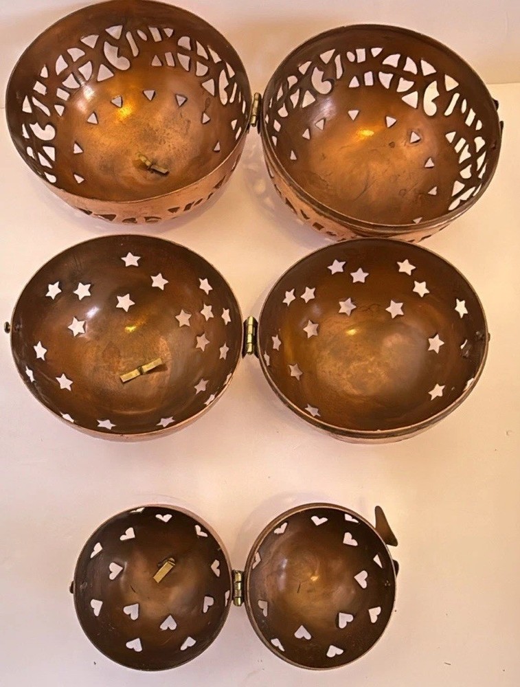 Woven Copper & Brass Tray With Three Hinged Decor Balls
