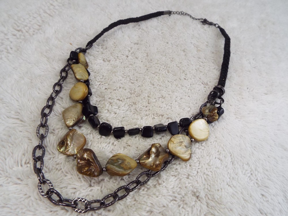Black Stone Brown Shell Cord Necklace (A44)