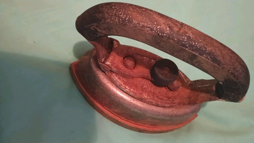 Vtg. Heavy Press Iron