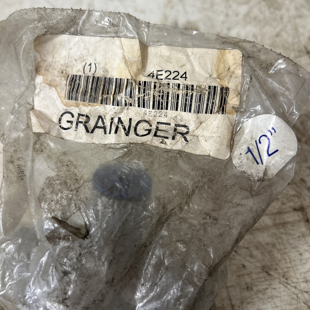 NEW IN PKG GRAINGER GAS PRESSURE REGULATOR 4E224 (184-2)